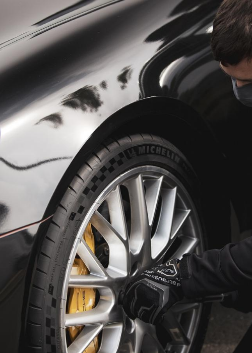 Обновлённый Porsche Panamera на шинах Michelin установил новый рекорд круга